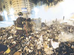El sábado hubo otra quema de desperdicios en la ciudad. EFE  /