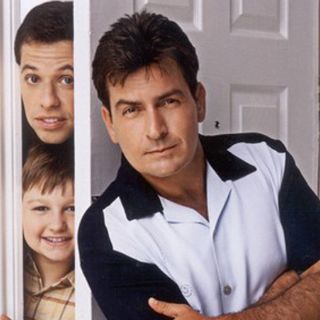 ''Two and a Half Men'' prepara la muerte del personaje de Charlie Sheen