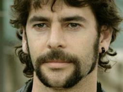 Eduardo Noriega enfrenta las responsabilidades de un médico. ESPECIAL  /