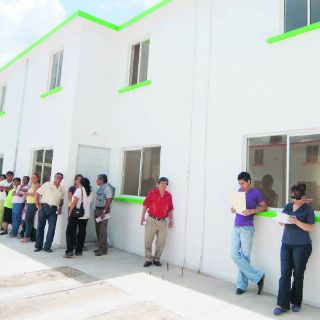 El Fovissste entrega casas defectuosas a maestros