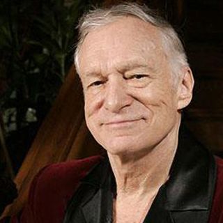 Hugh Hefner presenta a su nueva novia tras cancelar boda