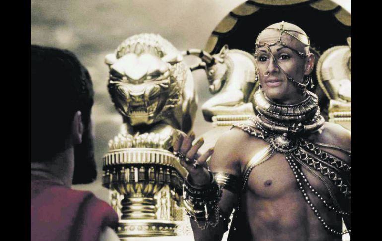 En la primera entrega de la cinta 300, el actor brasileño Rodrigo Santoro (derecha) encarnó a Xerxes. ESPECIAL  /