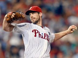 Cliff Lee, no permitió imparables ayer ante Boston hasta la sexta entrada. Finalmente sólo le conectaron dos hits. AP  /