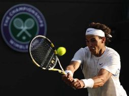 Rafael Nadal sólo ha cedido dos sets en lo que va del torneo de Wimbledon. AFP  /