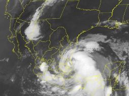 Imagen satelital de 'Arlene' sobre México. A las 7:30 horas, la tormenta estaba a 85 al sur-sudeste del puerto de Tampico. AP  /