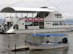 El barco turístico se inauguró ayer, pero sólo funcionará el fin de semana. A. HINOJOSA  /