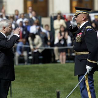 Gates dice adiós como secretario de Defensa estadounidense