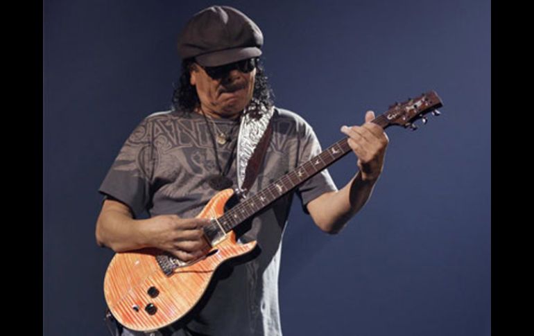 El guitarrista mexicano le dará su toque latino al festival. AP  /