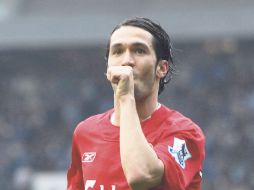 Luis anotó el gol ''fantasma'' con el que Liverpool eliminó a Chelsea en las semifinales de la Champions de 2005. GETTY IMAGES SPORT  /