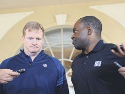 Roger Goodell y DeMaurice Smith estuvieron reunidos durante casi toda la semana con abogados y dueños de la Liga. AP  /