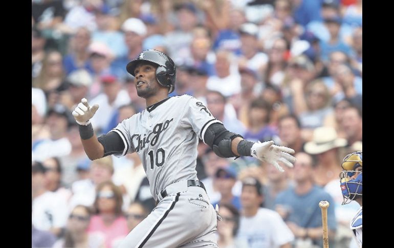 El cubano Alexei Ramírez conectó un jonrón decisivo en la séptima entrada para los Medias Blancas de Chicago. AFP  /