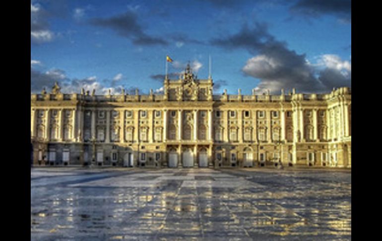 Los ruteros pudieron admirar primero los salones del Palacio Real, residencia oficial del Rey de España, Juan Carlos I. ESPECIAL  /