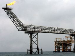 India adeuda a Irán dos mil MDD por concepto de importaciones de petróleo. ARCHIVO  /