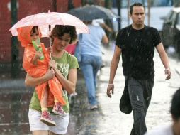 Las tormentas se presentarían durante las próximas 24 horas en cinco estados del País. ARCHIVO  /