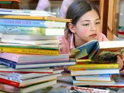 En algunos programas el usuario podrá mediar con la lectura, los libros, el uso correcto y acertado del internet. EL UNIVERSAL  /