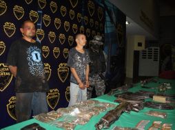 Los detenidos y las armas fueron puestos a disposición de las autoridades. ESPECIAL  /