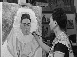 La dinámica es un homenaje a Frida Kahlo por 104 años de su natalicio y 57 de su fallecimiento. EFE  /