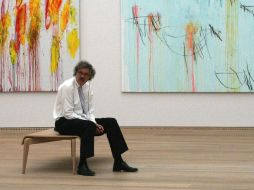 El pintor abstracto Cy Twombly, durante una de sus exposiciones. ESPECIAL  /
