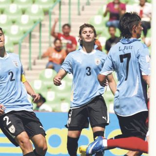 Uruguay, al pendiente de la mejora de su capitán