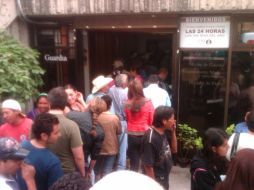 Alrededor de 150 comerciantes y vecinos de la zona de Las Juntas acudieron esta mañana a la CEDHJ. T. VILLASEÑOR  /