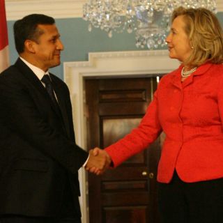 Humala se reúne con Clinton con la promesa de mejorar las relaciones con EU