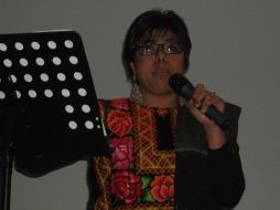 La  escritora expresó sentirse feliz por la próxima presentación de 'Palabras de agua'. ESPECIAL  /