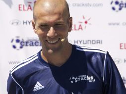 Zinedine Zidane, mencionó que dejará de ser el consejero del presidente del Real Madrid para asumir el cargo de director deportivo. EFE  /