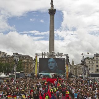 Miles de fans esperan en Londres estreno del final de Harry Potter