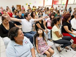 Cerca de 150 vecinos acudieron a la reunión para socializar el proyecto de rehabilitación de Las Juntas. E. PACHECO  /