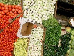 El itinerario incluye una visita a una asociación importadora que necesita pasar dos mil MDD en frutas. ARCHIVO  /