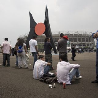 La reventa está en su apogeo en el Estadio Azteca