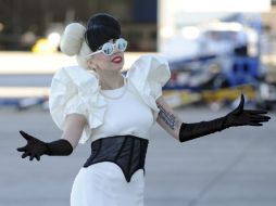 La polémica cantante estadounidense posa ante las cámaras. EFE  /