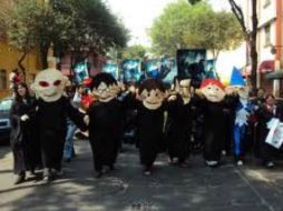 Los marchantes invitan a la gente a que vea el final de la saga, el próximo viernes 15 de julio. ESPECIAL  /