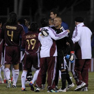 Prensa celebra a Venezuela