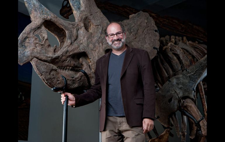 El paleontólogo Luis Chiappe, director del NHM y padre de la exposición. EFE  /