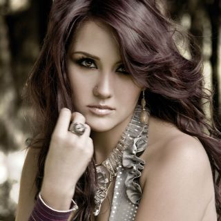 Dulce María celebra su sensualidad