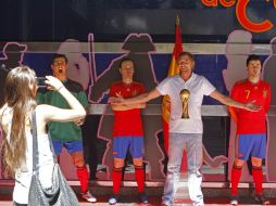 ker Casillas, Andrés Iniesta y David Villa expuestas en el Museo de Cera de Madrid por la celebración del aniversario. EFE  /