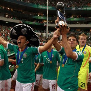 Celebra Tri Sub-17 triunfo en calles de la Ciudad de México