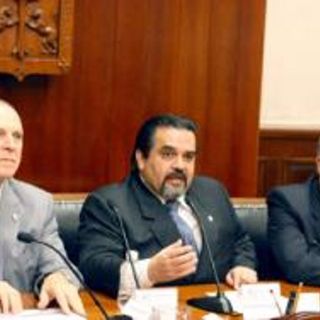 La UdeG no está gastando en rubros que no sean fundamentales: Cortés Guardado