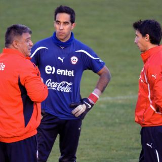 Chile cambia de jugadores para encuentro con Perú