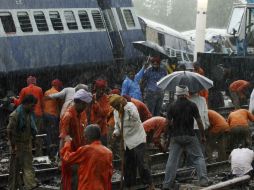 Al menos 239 pasajeros resultaron heridos debido al descarrilamiento del tren Kalka Mail cerca de Fatehpur. AP  /