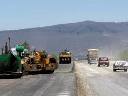 La obra contempla un tramo de 13 kilómetros, y se pretende quede concluida el 15 de diciembre. A. CAMACHO.  /