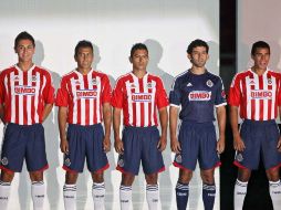 La nueva camiseta de Chivas se presentó hoy en el Estadio Omnilife. E. PACHECO  /