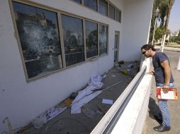 Simpatizantes del Gobierno sirio rompieron ventanas de la embajada de Estados Unidos en Damasco. EFE  /