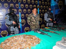Al detenido le aseguraron seis fusiles de asalto y más de tres mil balas. O. RUVALCABA  /