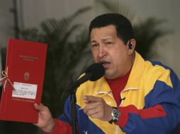 Hugo Chávez desestima las afirmaciones de que su enfermedad lo llevará a dejar la presidencia. ARCHIVO  /