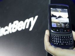 Resaltan que el BlackBerry se ubica en tercer lugar en ventas, está por debajo del Ipnone y los teléfonos inteligentes. ARCHIVO  /