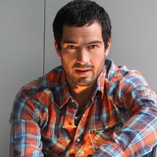 Alfonso Herrera va por el gol