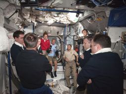 Los astronautas fueron entrevistados por el canal de televisión de la NASA. EFE  /