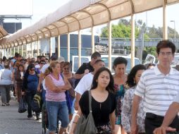 En los últimos años reportan una disminución de los mexicanos que regresan al país luego de estar en Estados Unidos. NOTIMEX  /